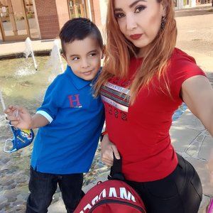 Meet your Posher, Cynthia